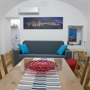 le-sirene-holiday-house.hotels-amalfi.com/